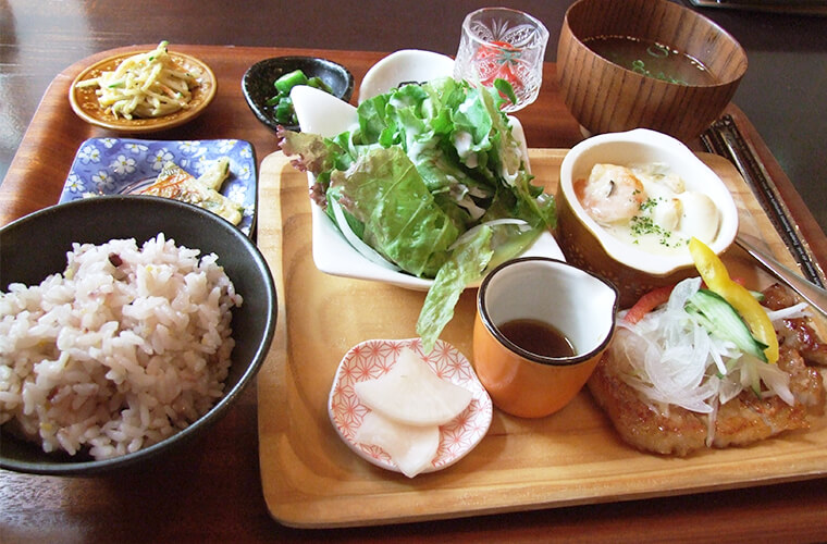 稲美町 野菜たっぷりのヘルシーランチが人気 食材にこだわるおしゃれ