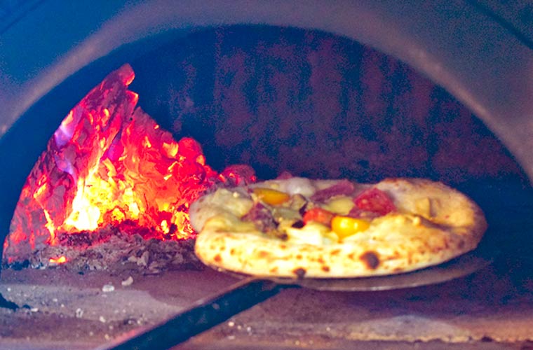 【稲美町】芸術的イタリアンが自慢の「ぺれっと」本場ナポリの窯で焼くナポリピッツァが絶品
