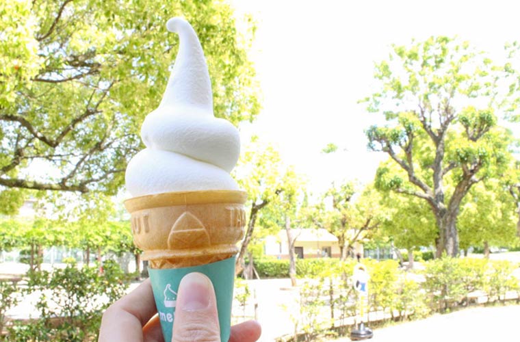 【明石】ソフトクリーム専門店「meme」かわいいフォルムの『牛乳アイスクリーム』が人気！