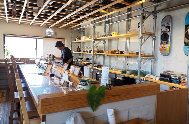 【加古川】心地よい空間が広がる「タテイト珈琲店」深煎りコーヒーと個性派スイーツを