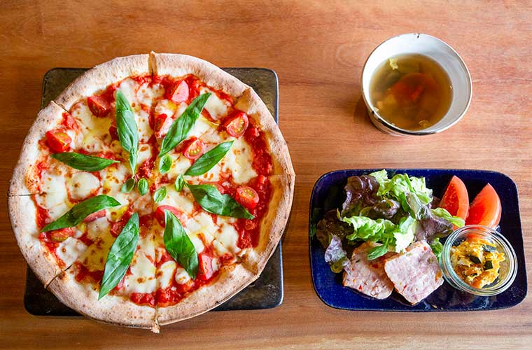 【西脇】古民家カフェ「shima305」四季を感じる庭を眺めながら焼きたての創作ピザを満喫
