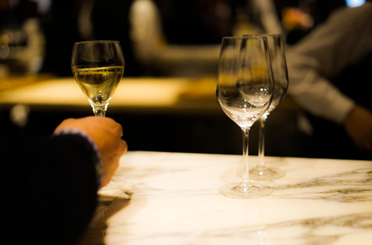 【姫路】「日本酒テイスティングセミナー」開催！ワイングラスで飲む日本酒と播磨の食材に注目