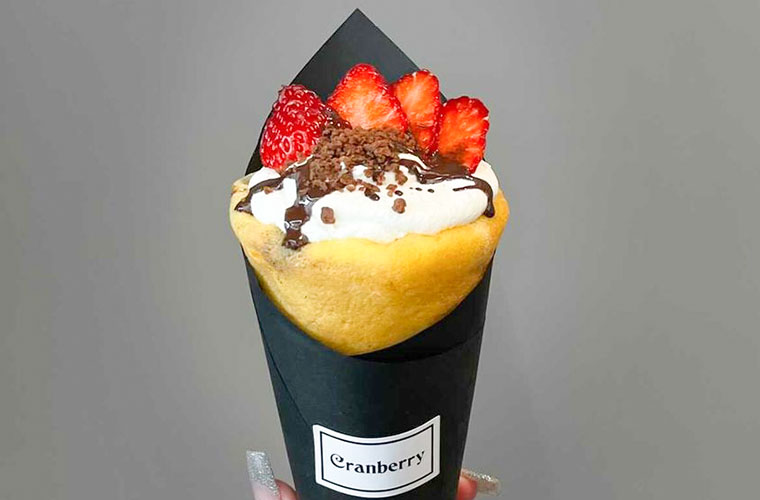 【高砂】ケーキとソフトクリームのカフェ「クランベリー」に新感覚ソフトクレープが登場！