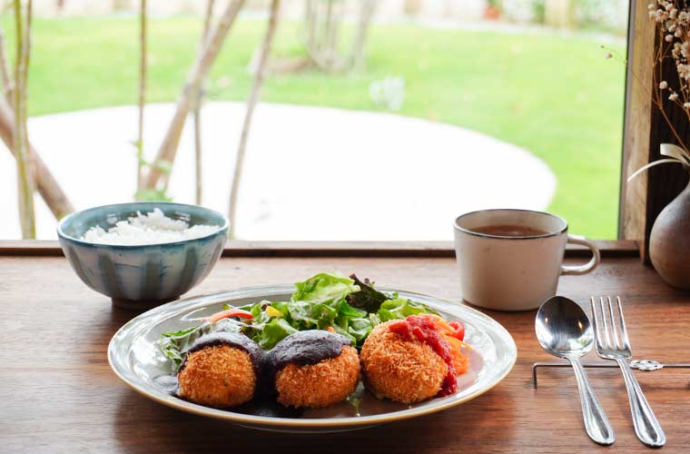 【加西】「ブランチカフェ古道」オープン！古道の先にある倉庫カフェで洋食やスイーツを堪能♪