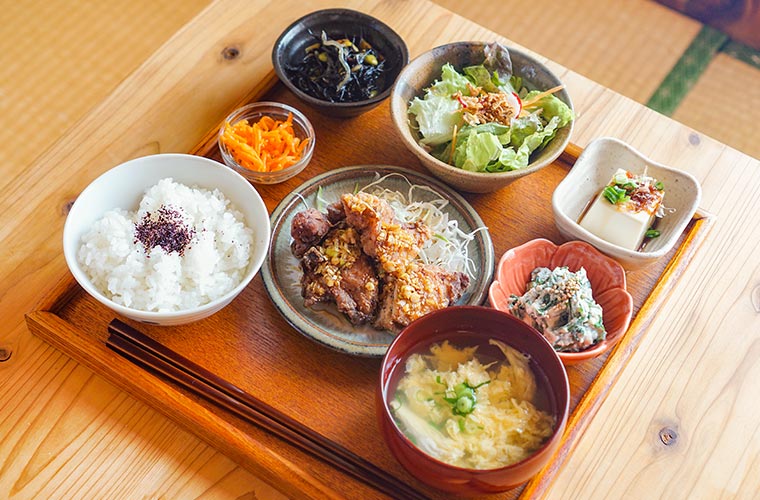 【明石】「まんま食堂」栄養とボリューム満点の日替わり定食が人気！心温まるごはん屋さん♪