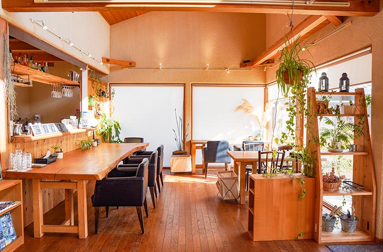 【西脇】隠れ家カフェ「KITO」木漏れ日と過ごす癒やしのひとときを♪フルーツカレーやパスタも