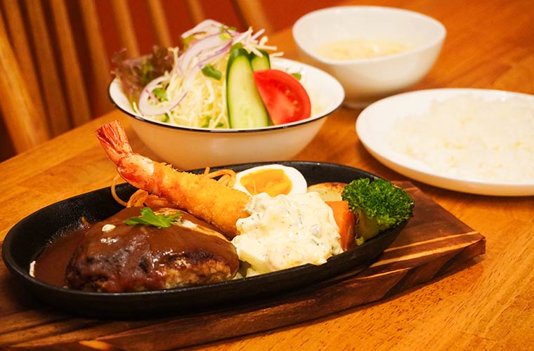 【姫路】「ドゥーブランシェ」で極上の鉄板ハンバーグを♪黒毛和牛ステーキや定食、テイクアウトも