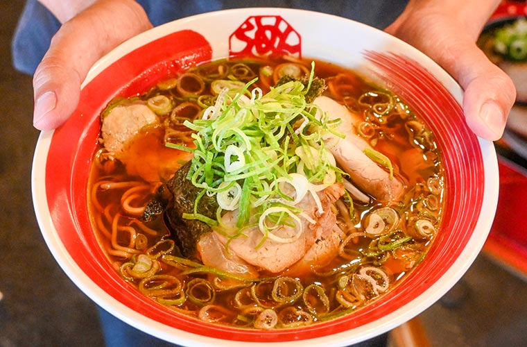 【姫路】「らーめん八角」“何もかんも手作り”一筋！16時間以上煮込むスープと麺のコンビがやみつき