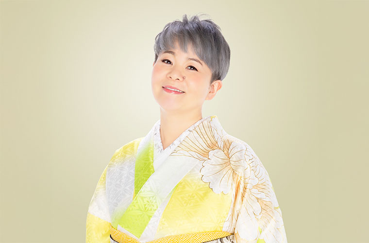 【たつの】「島津亜矢」の「歌怪獣襲来ツアー2025」が赤とんぼホールで♪J-POPや洋楽も披露