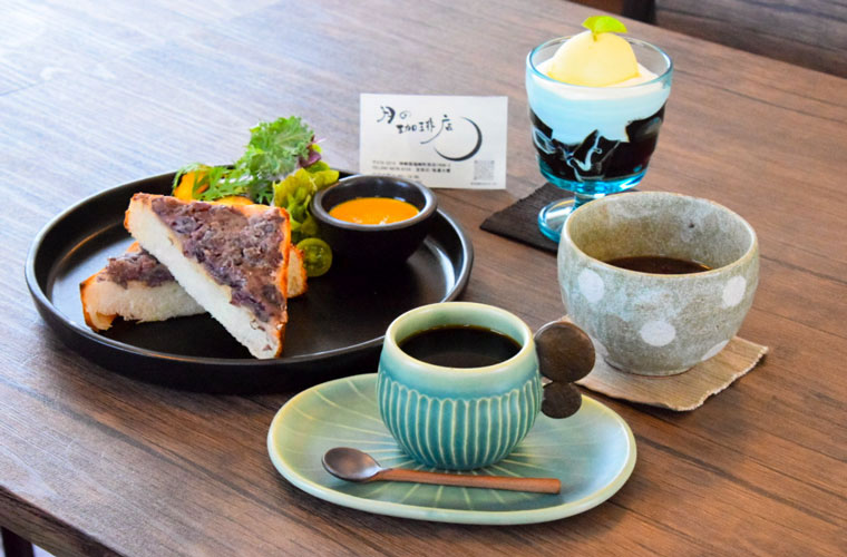 【福崎町】「月の珈琲店」オープン！レトロな空間で自家製酵母パンのモーニングや優しいスイーツを♪