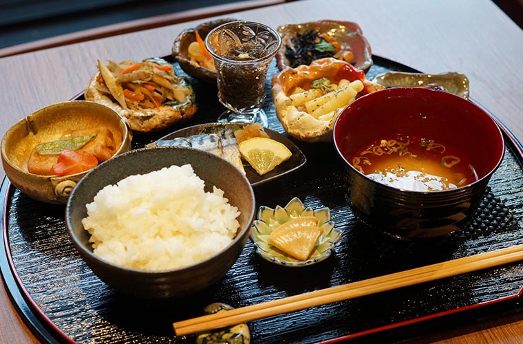 【加西】｢創作おばんざい酒菜 九番｣オープン！大正ロマン漂う空間で“おふくろの味