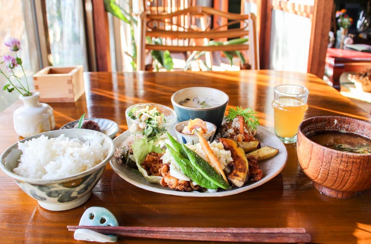 【加西】「ごはん屋 ななつぼし」移転オープン！木のぬくもりあふれる一軒家で体に優しいごはんを♪