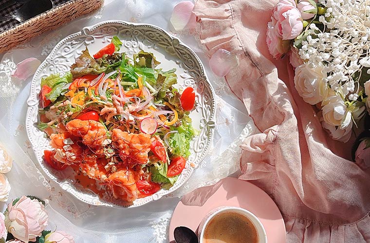 【姫路】「カフェライトブルー」乙女心を射抜くキュートなランチと空間が自慢♪ペットの撮影ブースも