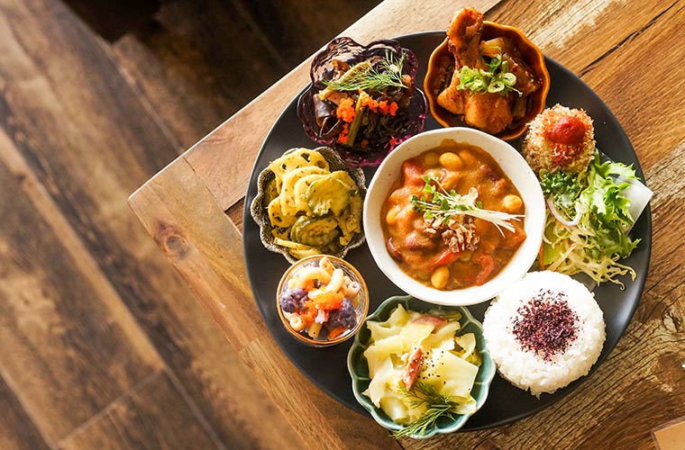 【高砂】｢OBANZAI cafe & bar en｣オープン！野菜たっぷりの創作おばんざい♪