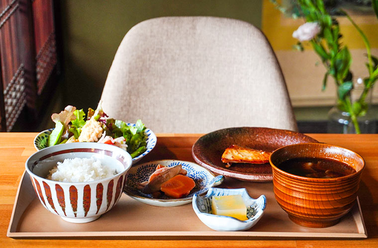 【姫路】「たかはま食堂」野菜のおかずを好きなだけ♪野菜と麹が主役の“一汁七菜ランチ”を古民家で