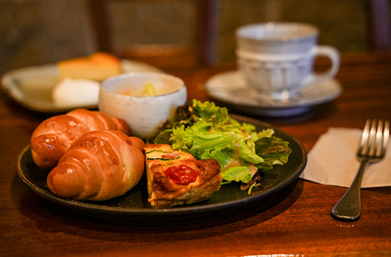 【高砂】｢じょっぴんや｣創業45年の老舗喫茶店で味わう自家焙煎コーヒー♪人気のカレーにも注目！