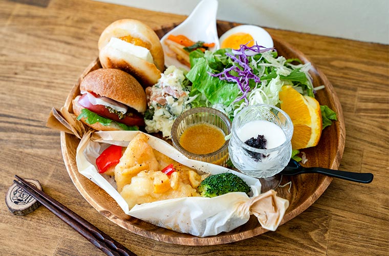 【たつの】カフェ「お米の釜出パン・実の穂」オープン！生米パンが主役のランチプレートは20食限定