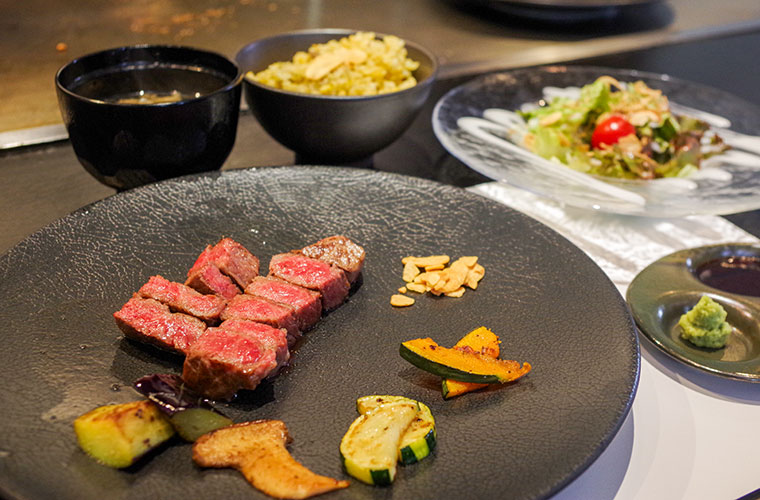 【明石】「ミートしんた」オープン！目の前で焼き上げる黒毛和牛ステーキが1,980円から♪