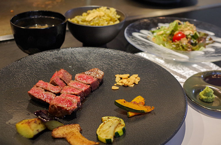 【明石】「ミートしんた」オープン！目の前で焼き上げる黒毛和牛ステーキが1,980円から♪